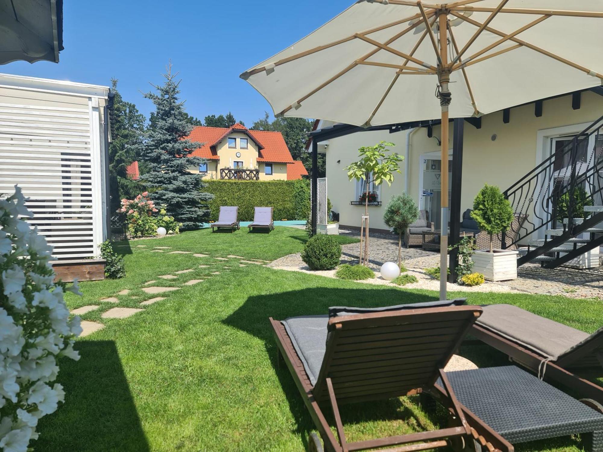 Apartamenty "La Villa" Z Klimatyzacja, Ogrodem, Parkingiem, Blisko Centrum Kudowa Zdroj Exterior photo
